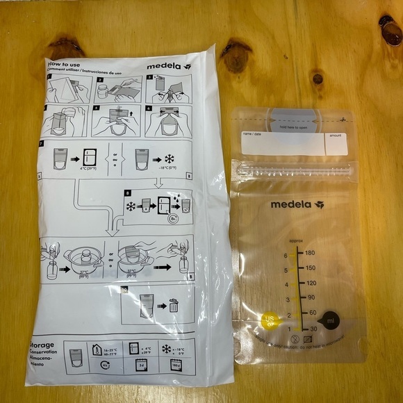 Medela Breast Milk Storage Bags Freezer Safe & Resalable 25 Count - Picture 2 of 6